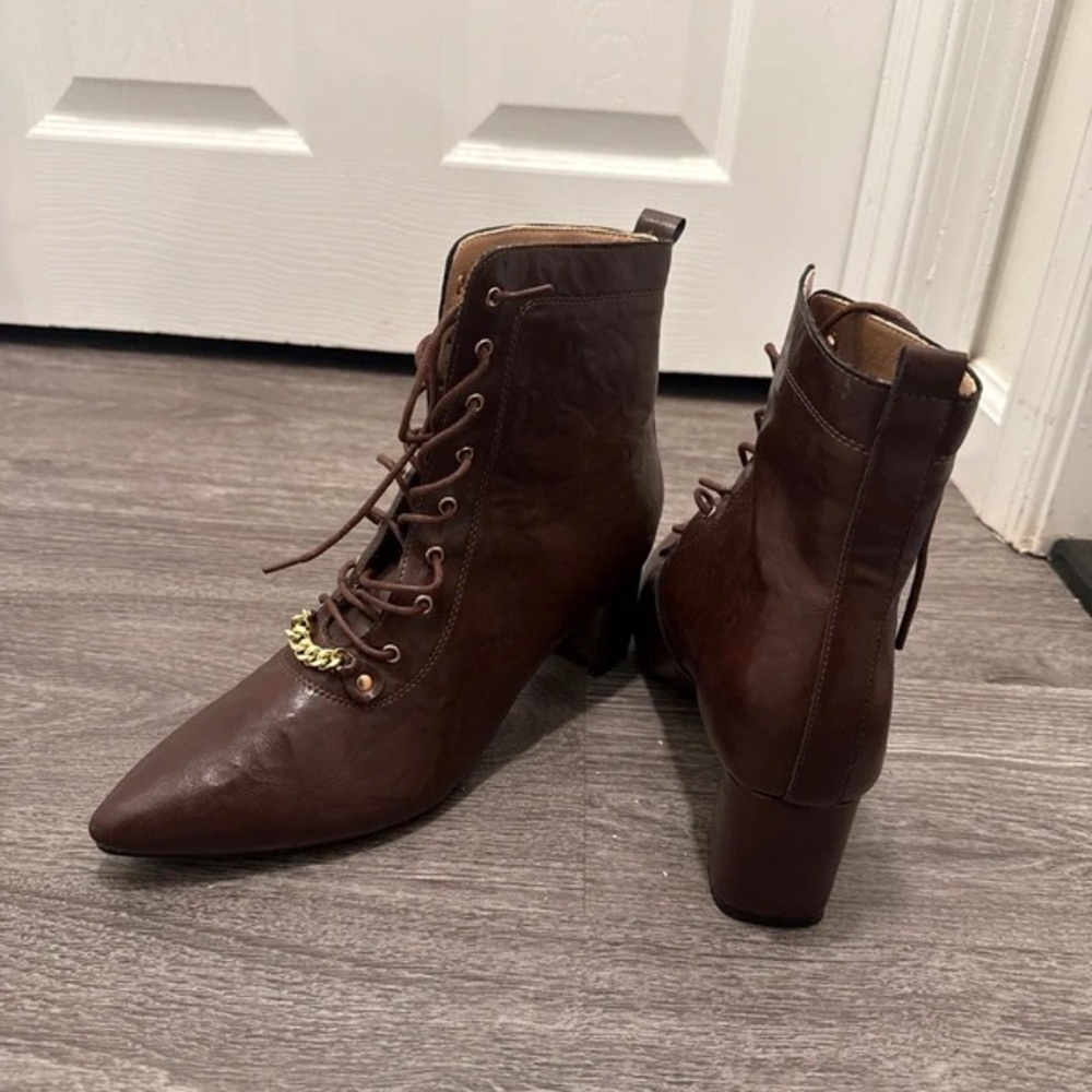 Chic Brown Lace-Up Heeled Boots